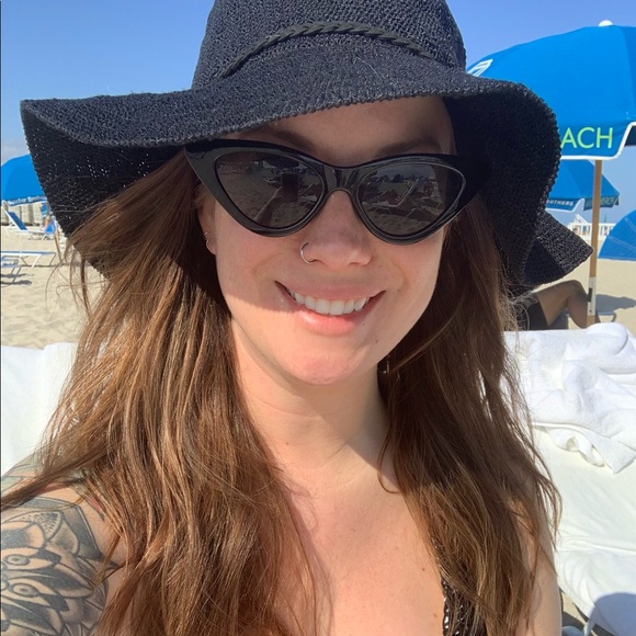 Meet your Posher, Lydia - Picture 1 of 1